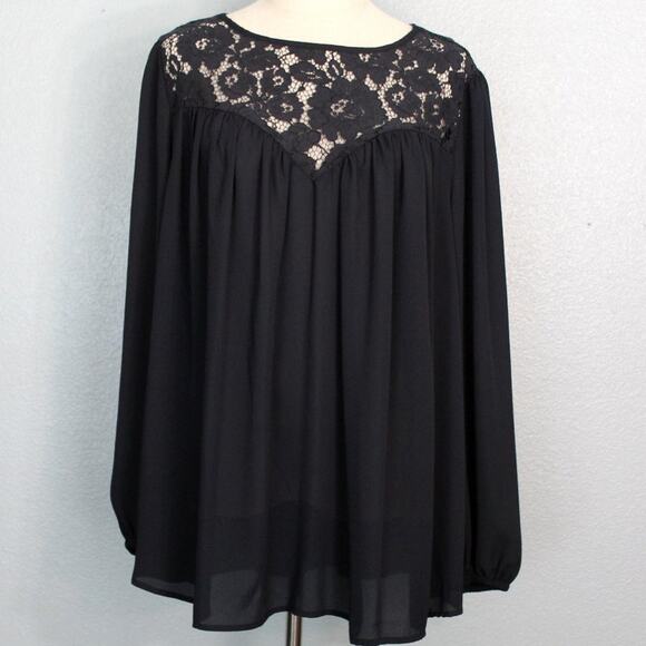 JustFab Black Blouse with Floral Lace Detail Size 1X NWT - Picture 1 of 11